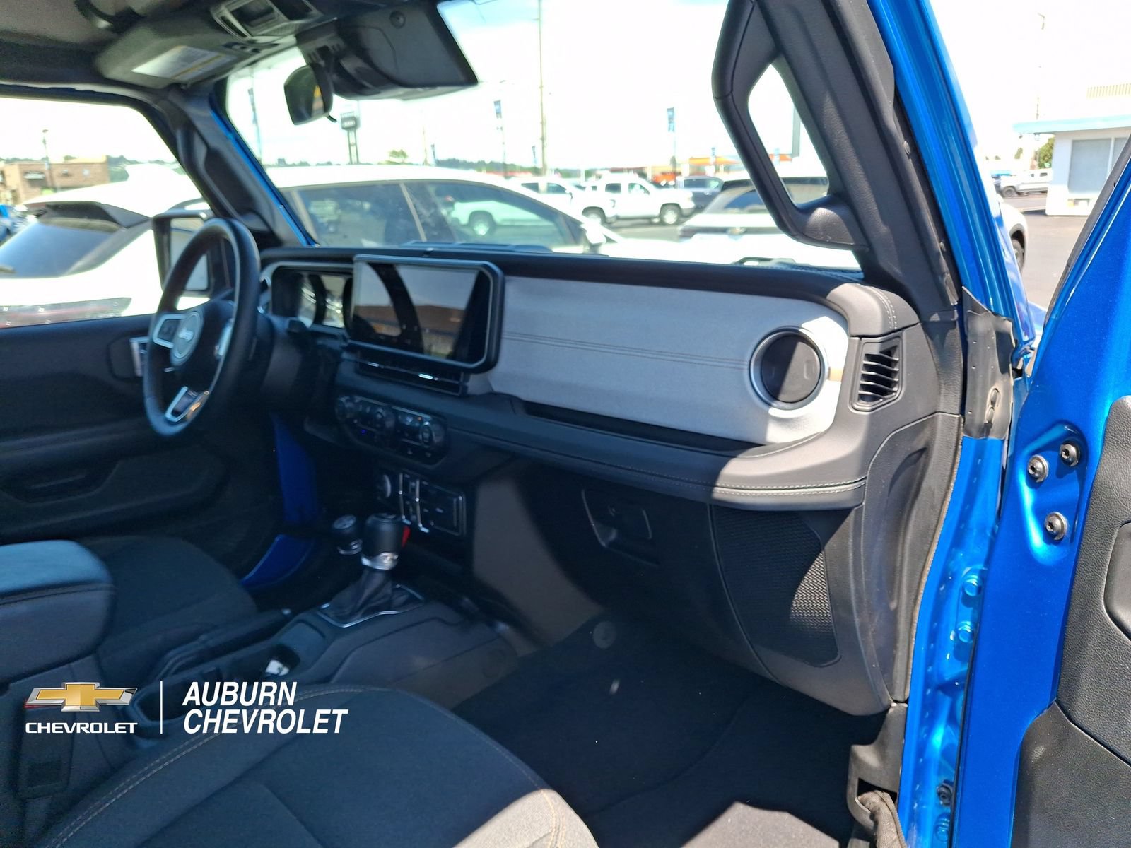 Used 2024 Jeep Wrangler Unlimited Sahara AWD/4WD image 19
