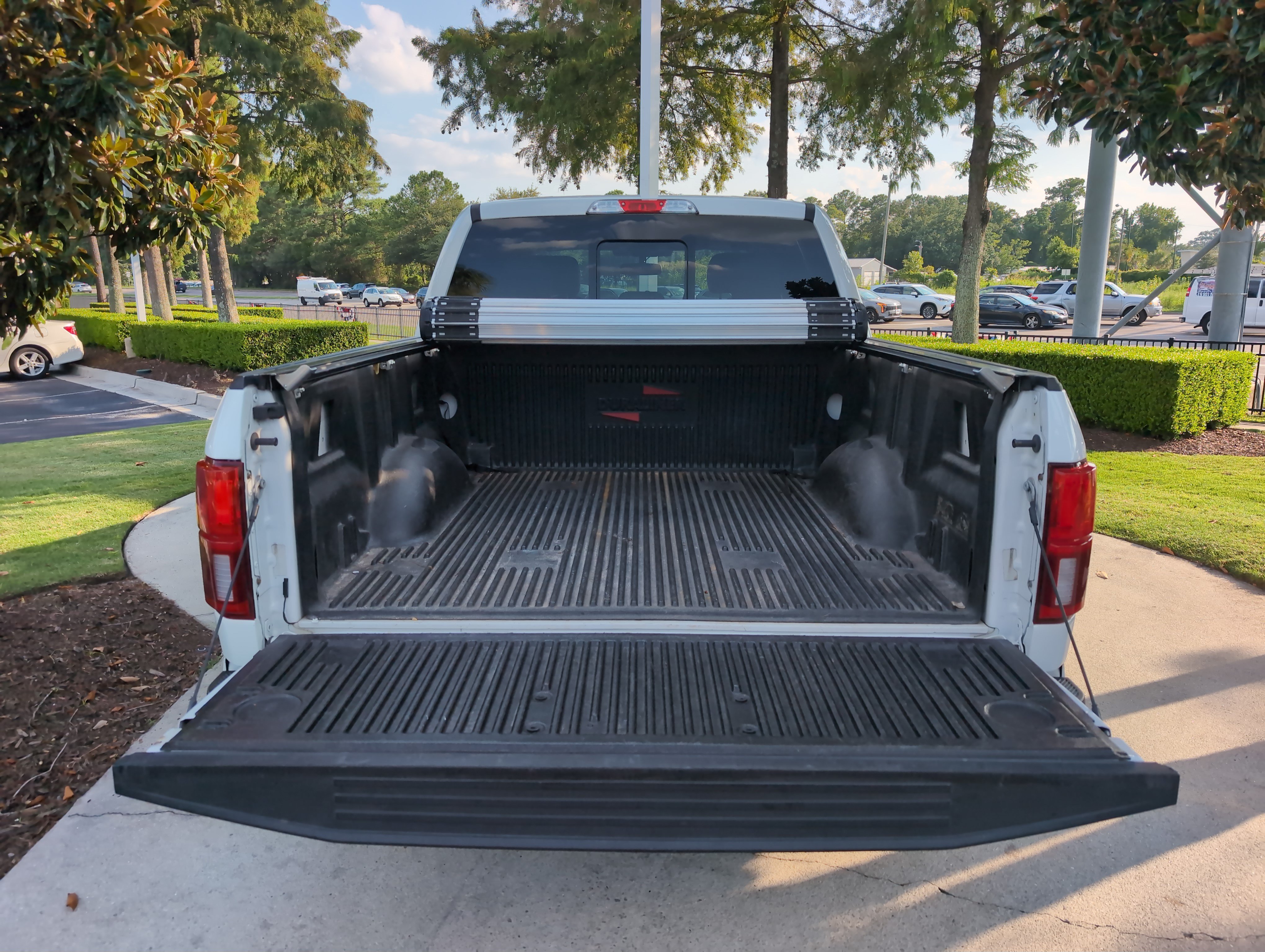 Used 2020 Ford F150 Lariat RWD image 31