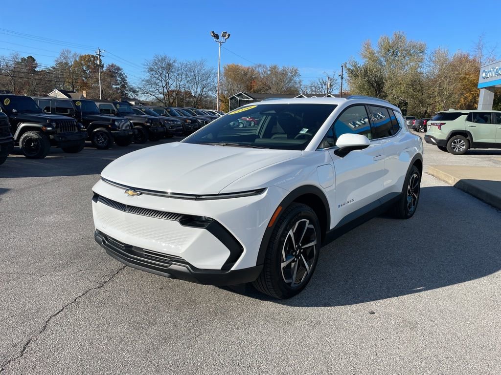 New 2026 Chevrolet Equinox EV LT image 3