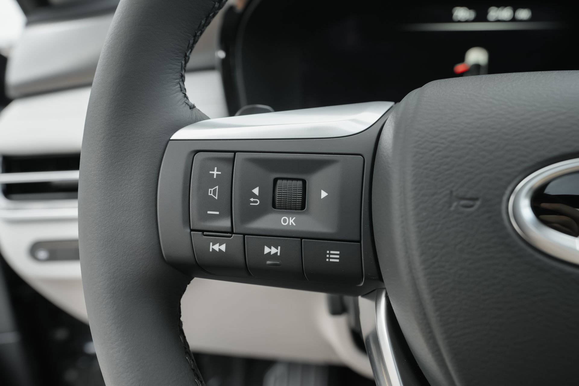 New 2026 INFINITI QX60 Luxe w/ Cargo Package image 15