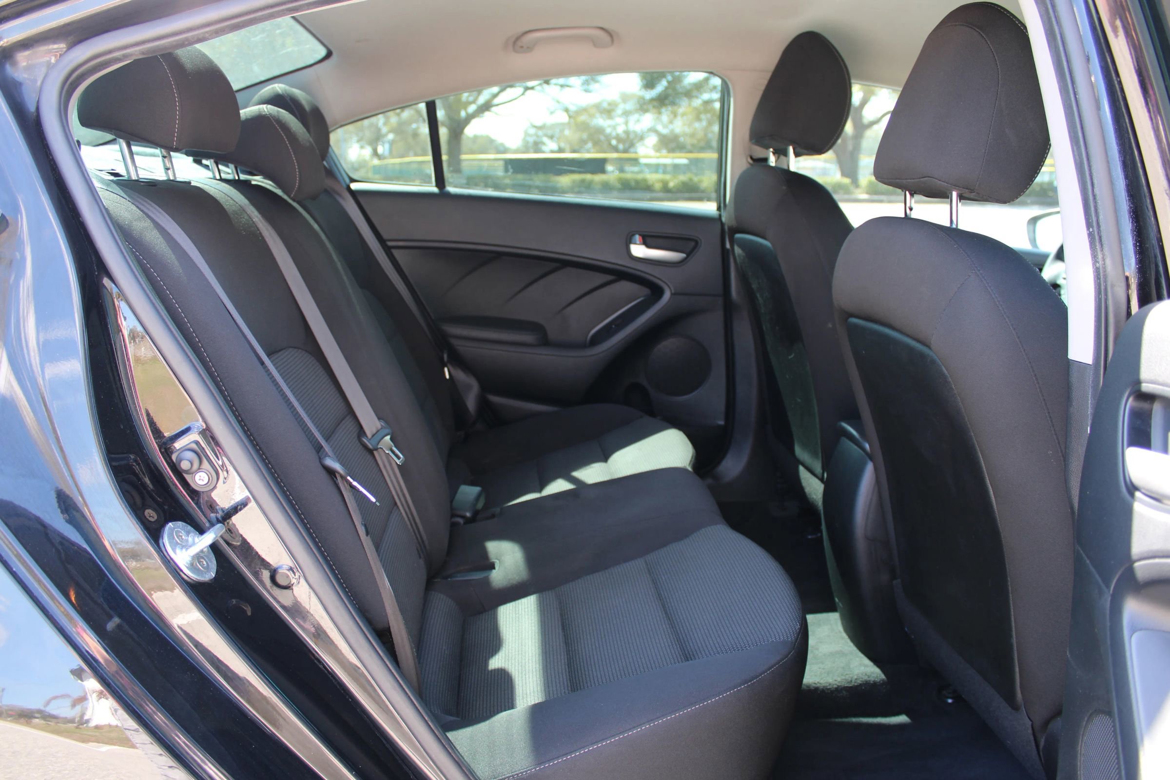 Used 2017 Kia Forte LX image 17