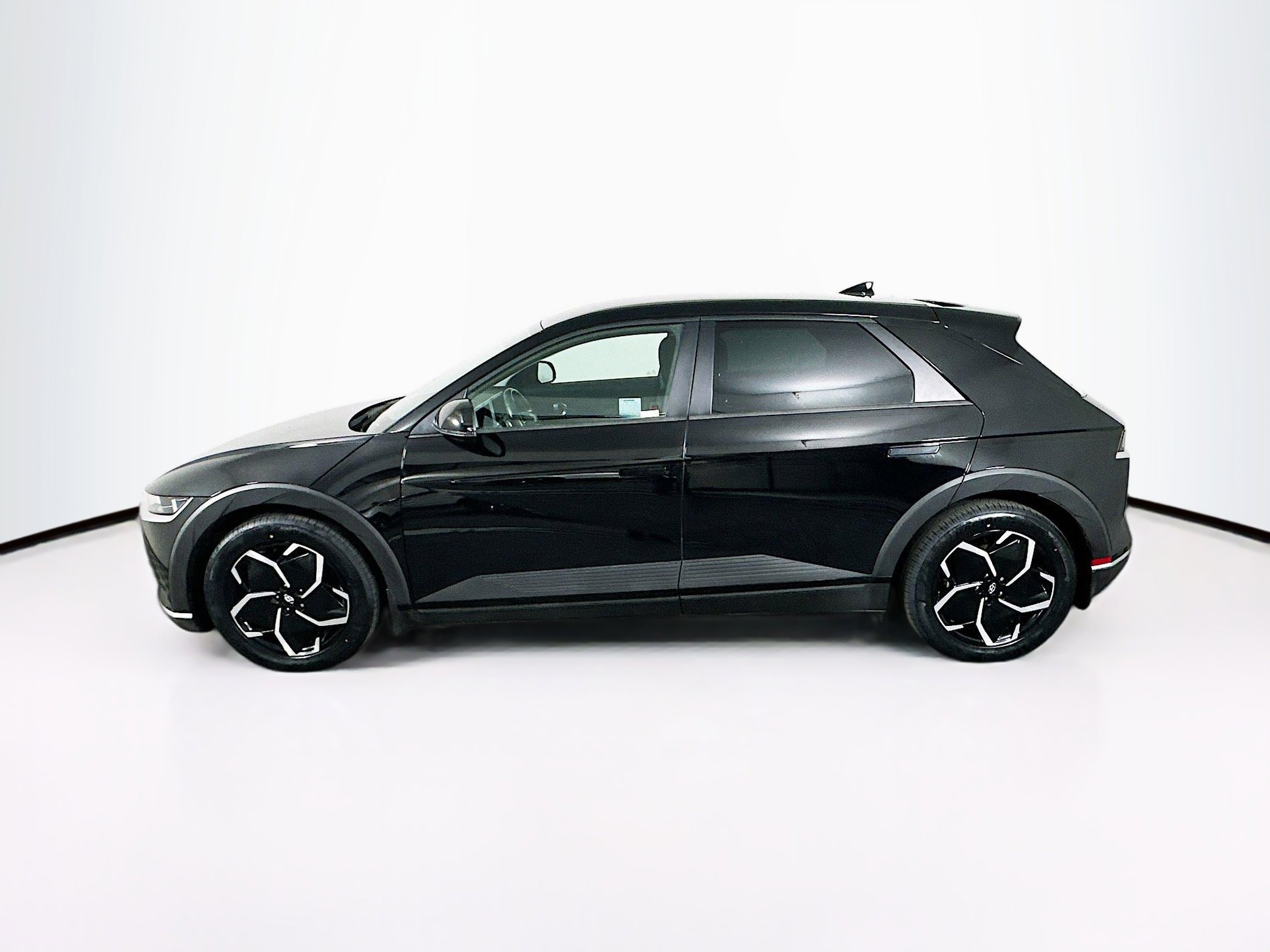 Used 2024 Hyundai Ioniq 5 SEL RWD image 4
