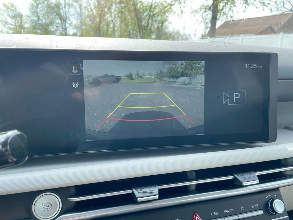 Used 2025 Hyundai Tucson SE image 43