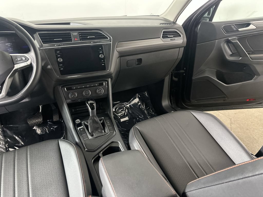 Used 2024 Volkswagen Tiguan SE FWD image 19