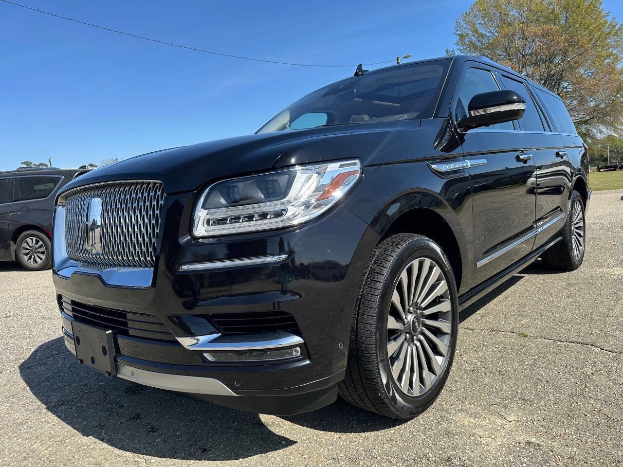 Used 2019 Lincoln Navigator L Reserve image 7