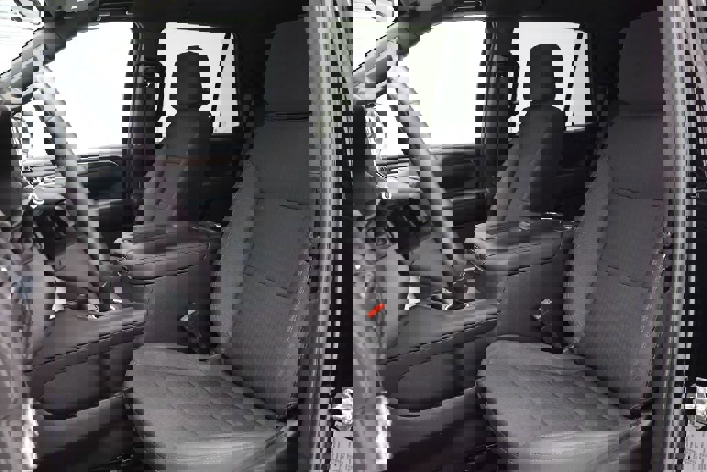 Used 2022 GMC Yukon SLE w/ Gmc Pro Safety Plus Package image 16