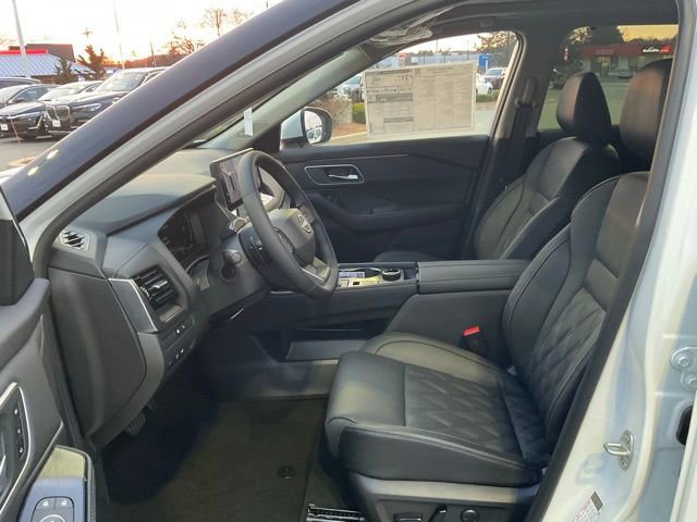 New 2026 Nissan Rogue Platinum w/ Tech Package AWD/4WD image 13