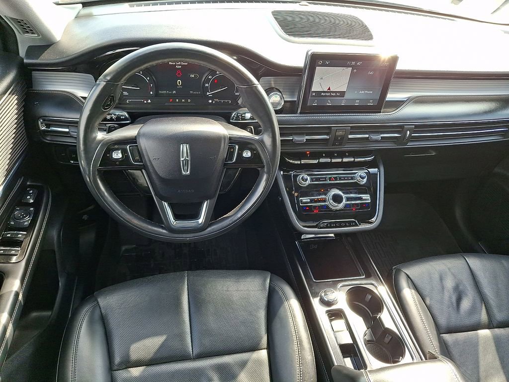 Used 2022 Lincoln Corsair AWD w/ Premium Package image 2