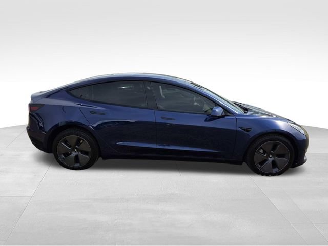 Used 2023 Tesla Model 3 Standard Range image 3