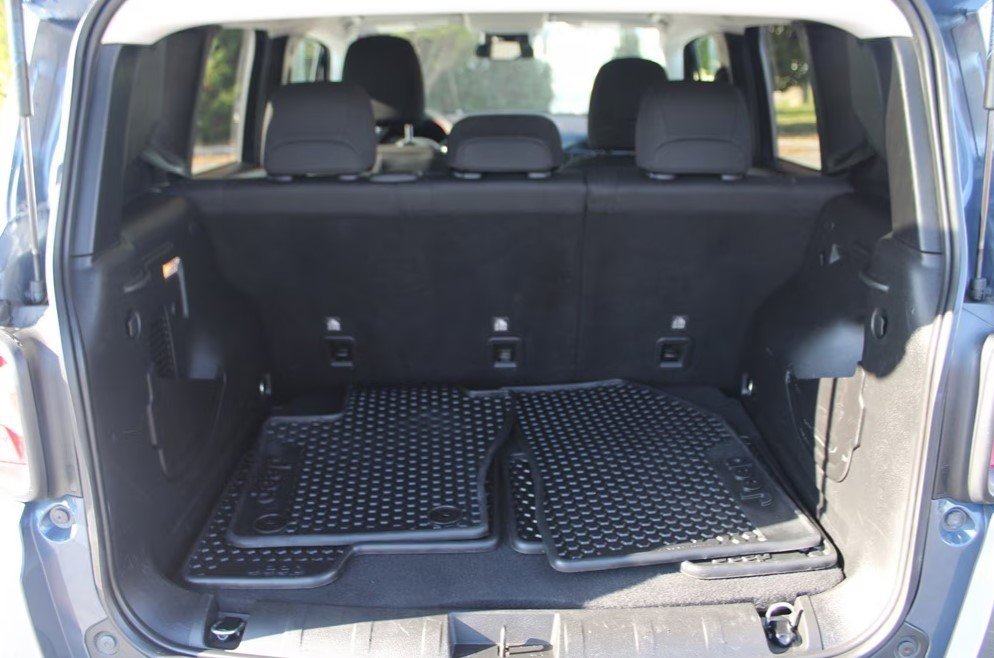 Used 2020 Jeep Renegade Trailhawk image 16