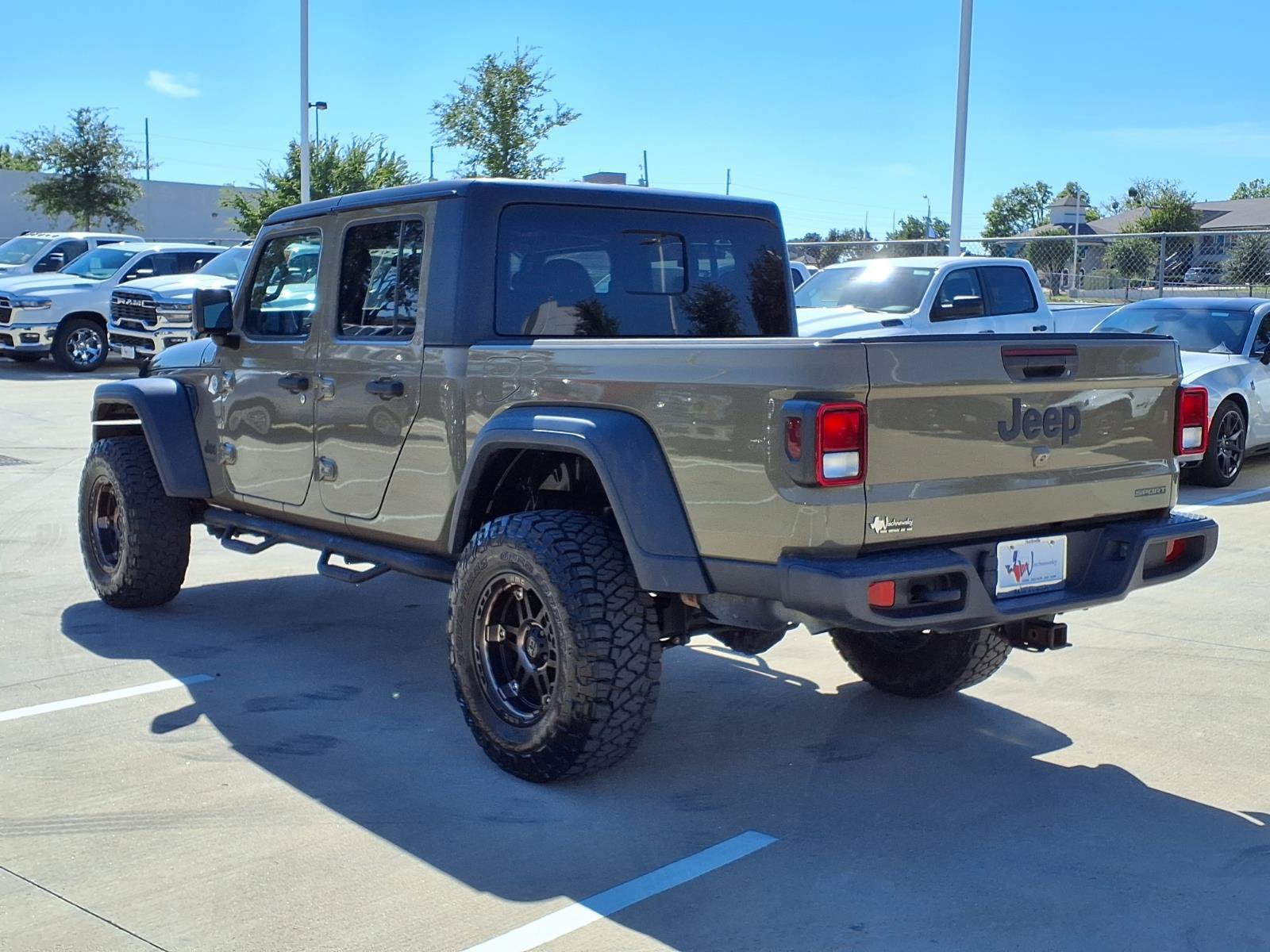 Used 2020 Jeep Gladiator Sport w/ Quick Order Package 24S AWD/4WD image 2