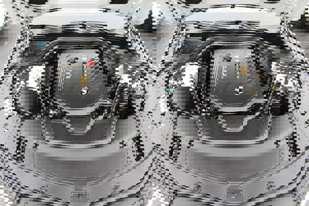 Used 2018 BMW 740i image 40