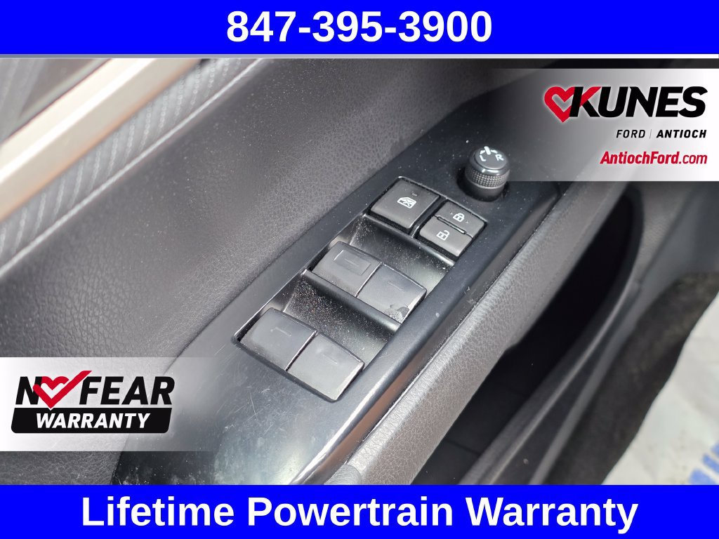 Used 2025 Toyota Camry SE FWD image 45