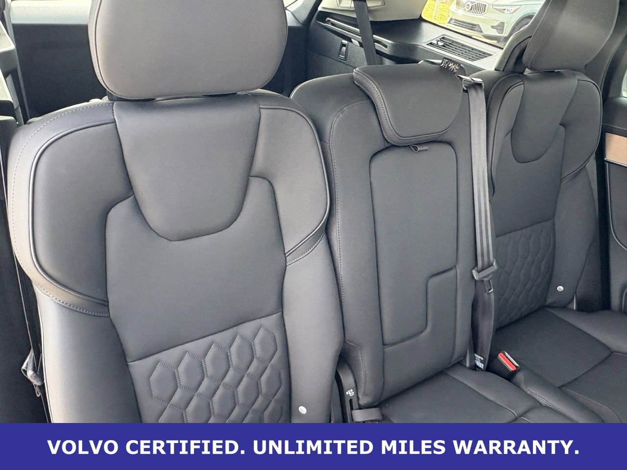 Certified 2025 Volvo XC90 B6 Plus image 39