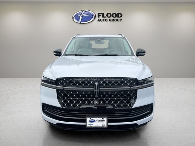 New 2026 Lincoln Navigator Black Label AWD/4WD image 2