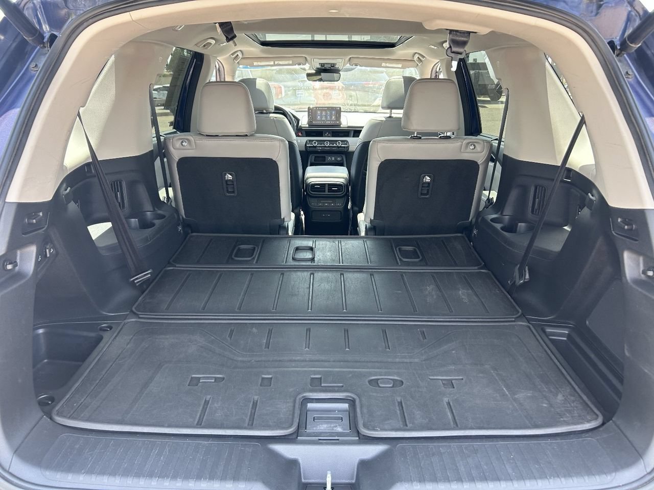 Used 2024 Honda Pilot Touring image 10
