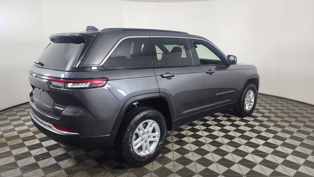 New 2025 Jeep Grand Cherokee Laredo w/ Luxury Tech Group I image 8