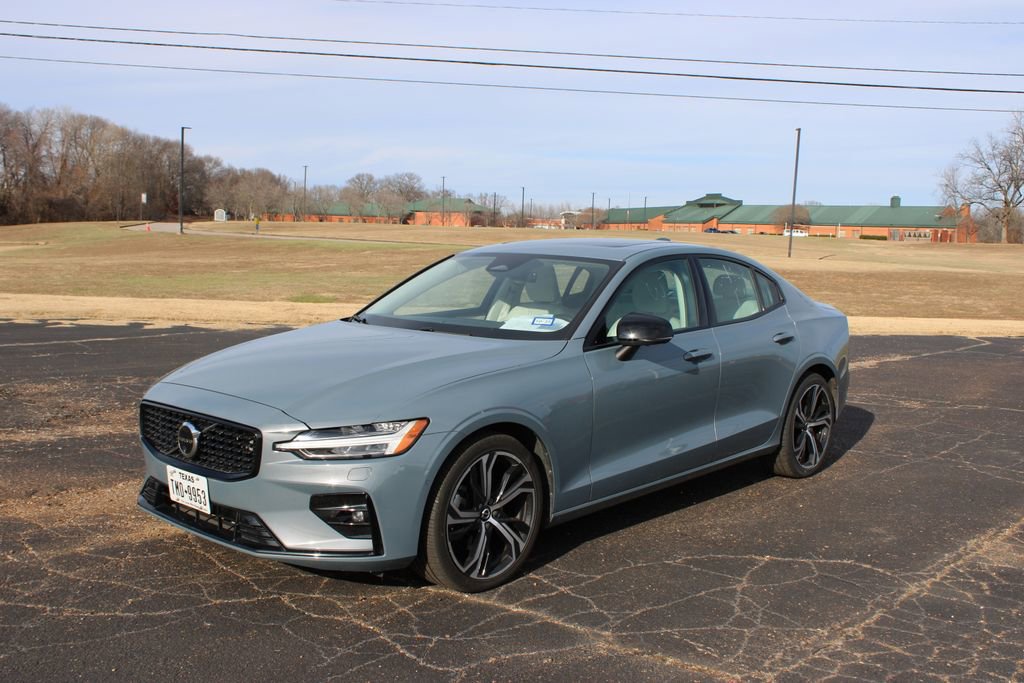 Used 2024 Volvo S60 B5 Plus image 4