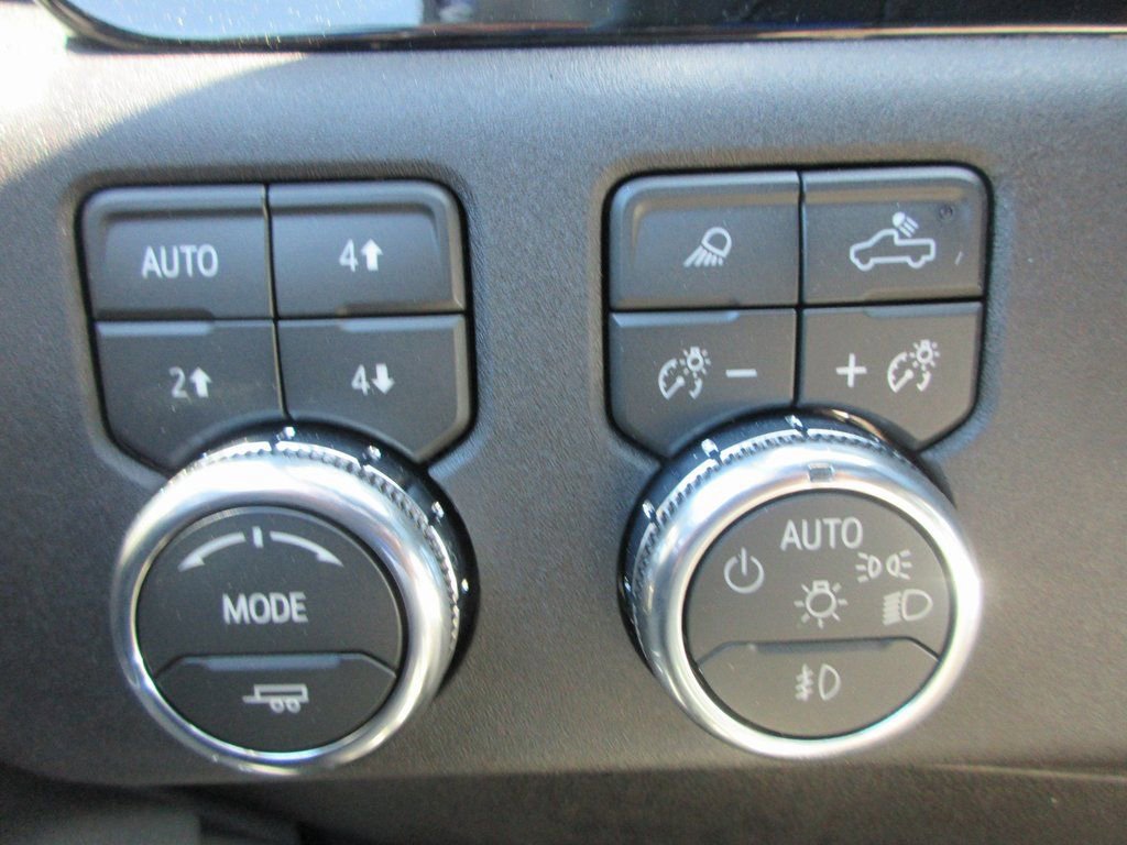 New 2026 GMC Sierra 2500 SLT w/ SLT Premium Package image 16