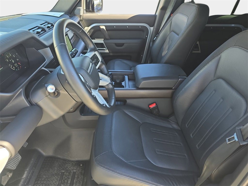 Certified 2021 Land Rover Defender 110 X-Dynamic HSE image 16