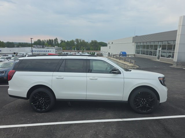 New 2027 Ford Expedition Max Platinum w/ Stealth Performance Package AWD/4WD image 2