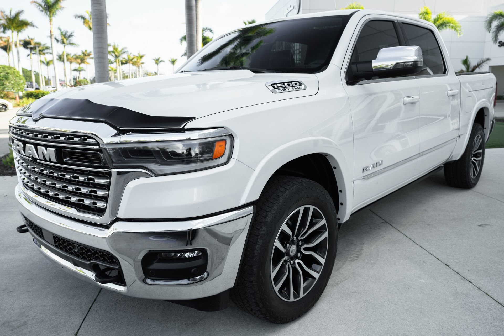 Used 2025 RAM 1500 Limited AWD/4WD image 6