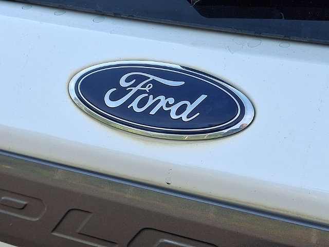Used 2023 Ford Explorer XLT w/ Equipment Group 202A AWD/4WD image 29