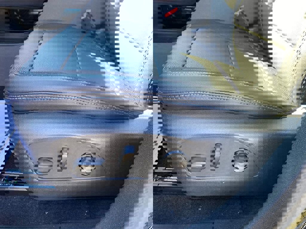 New 2026 Chevrolet Equinox EV LT w/ Convenience Package II image 10