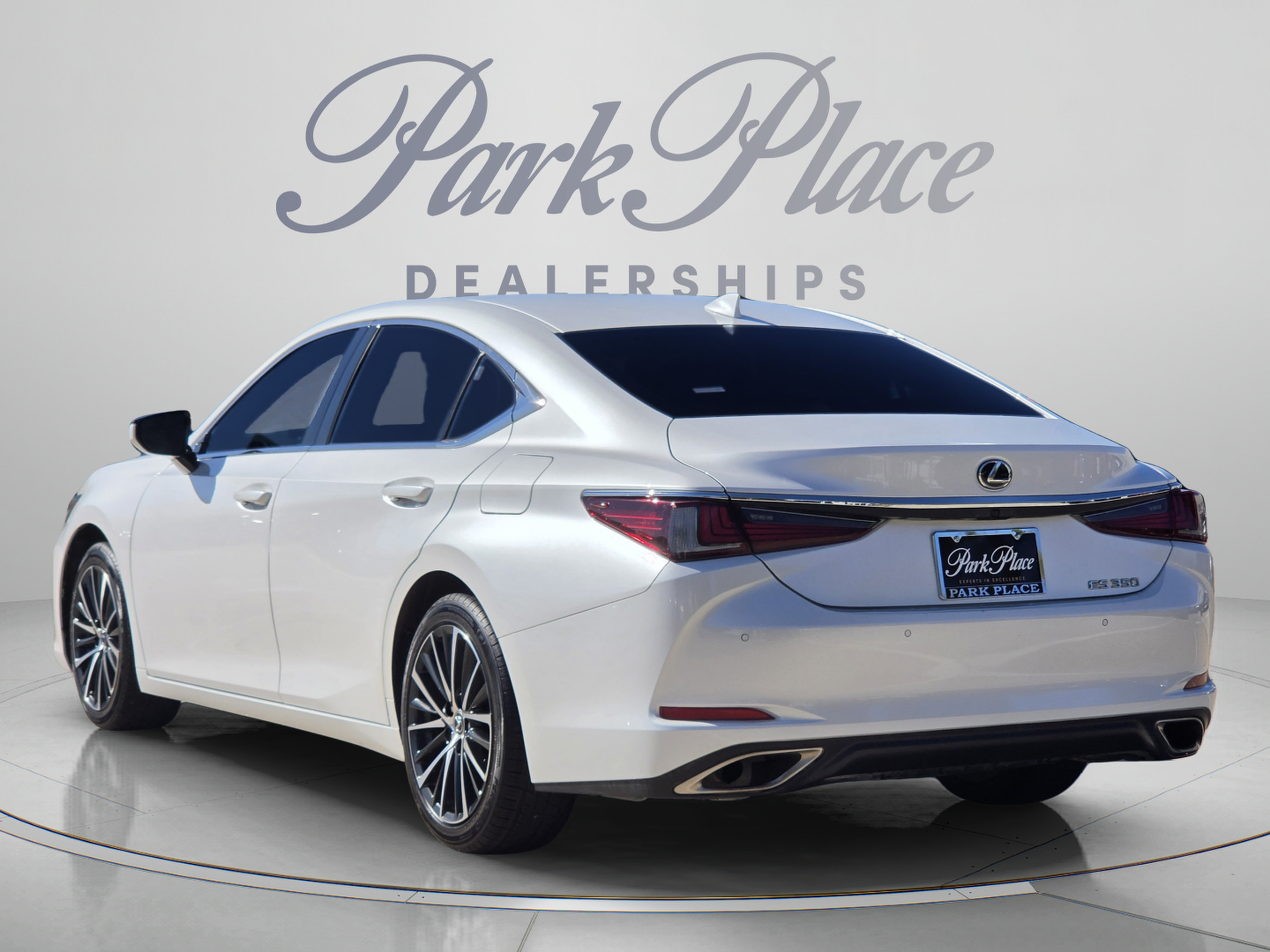 Certified 2024 Lexus ES 350 w/ Premium Package FWD image 3