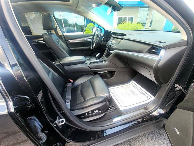 Used 2018 Cadillac XT5 Premium Luxury w/ LPO, Black Ice Package AWD/4WD image 14