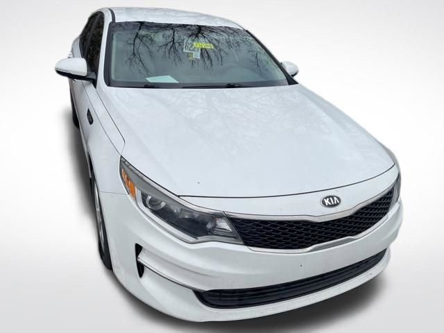 Used 2016 Kia Optima LX w/ LX Convenience Package image 3