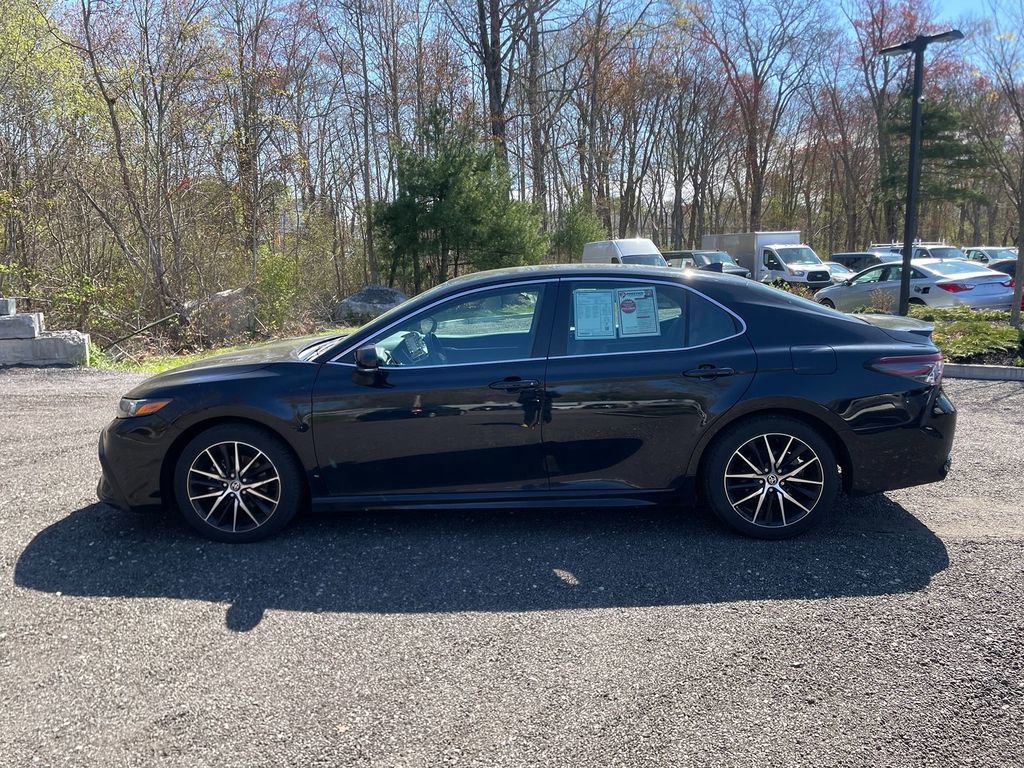 Used 2024 Toyota Camry SE FWD image 9