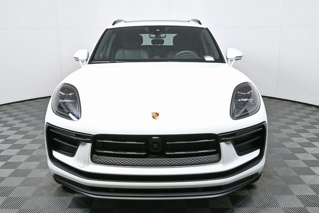 Certified 2026 Porsche Macan AWD/4WD image 33