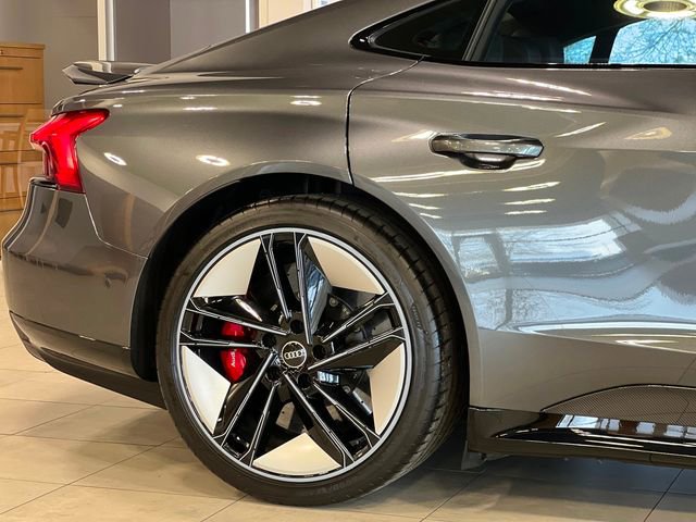 Used 2022 Audi RS e-tron GT image 44