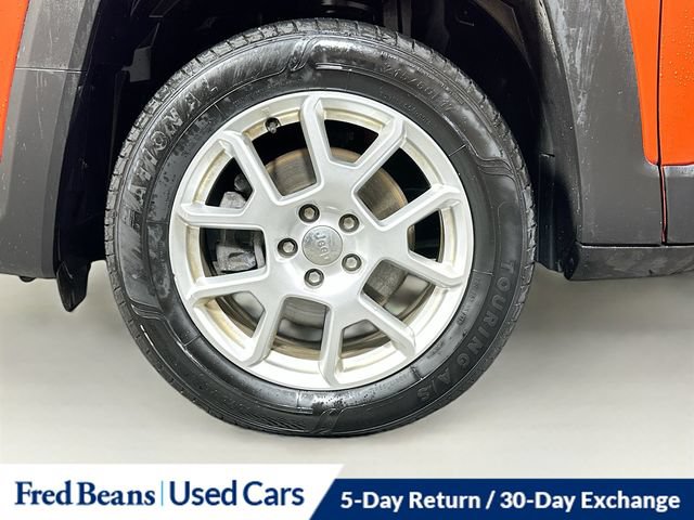 Used 2021 Jeep Renegade Latitude w/ Convenience Group AWD/4WD image 34