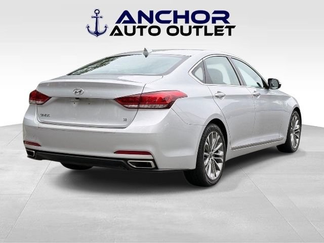 Used 2015 Hyundai Genesis 3.8 RWD image 8