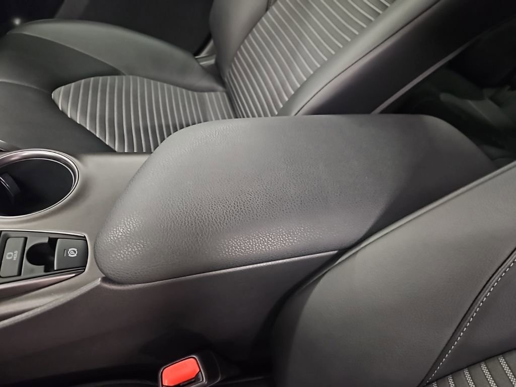 Used 2023 Toyota Camry SE image 16