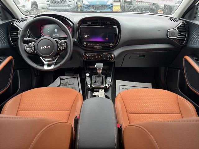 Used 2025 Kia Soul EX image 2