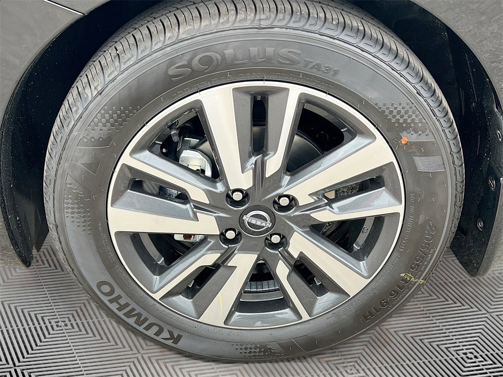 New 2025 Nissan Versa SV image 27