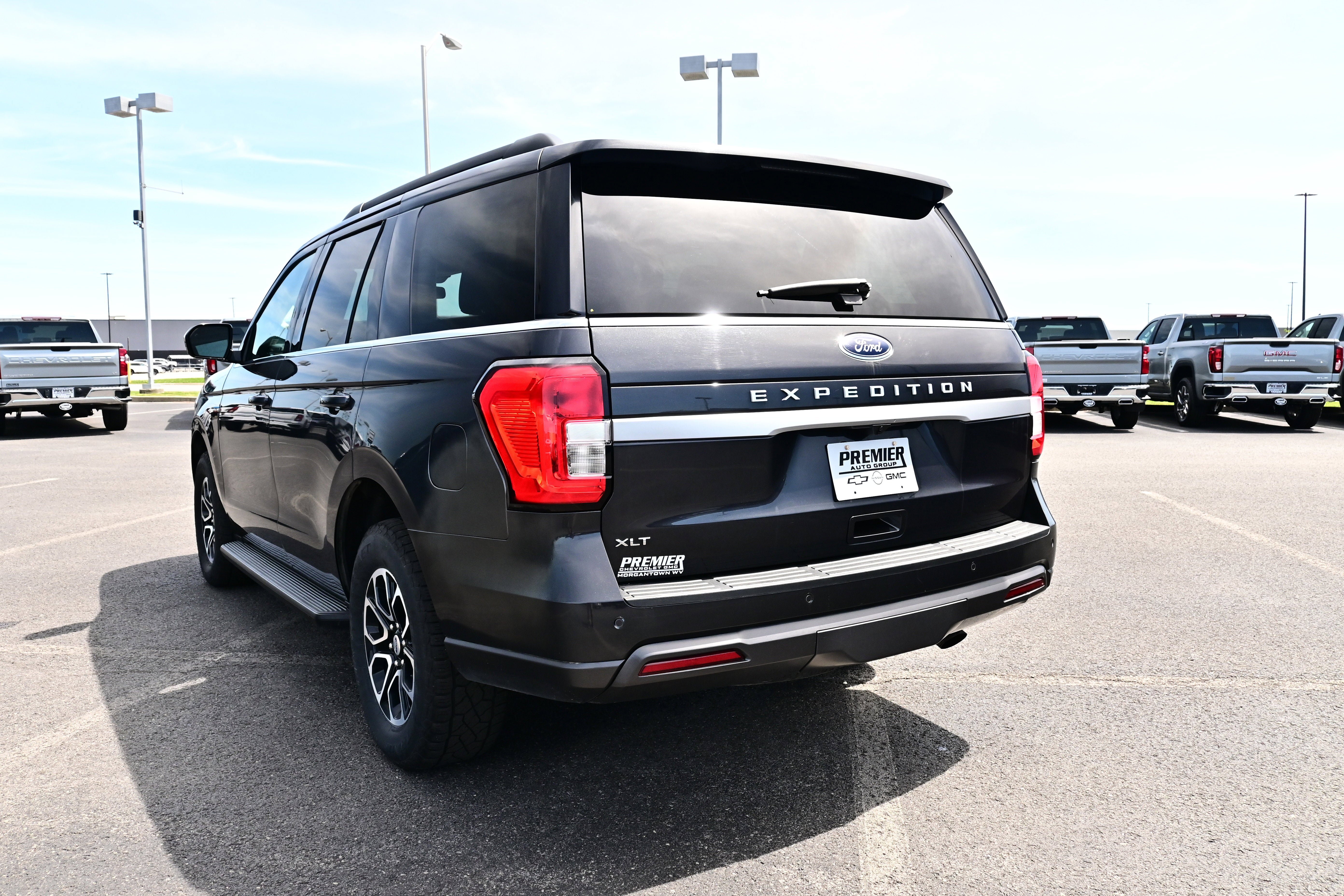 Used 2022 Ford Expedition XLT AWD/4WD image 8