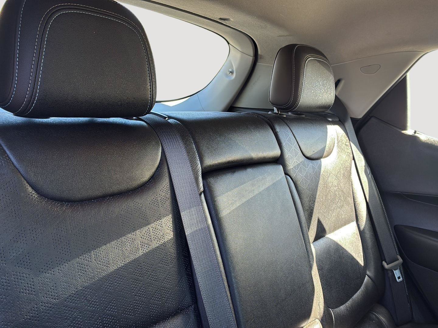 Used 2022 Chevrolet Bolt LT w/ Infotainment Package FWD image 14