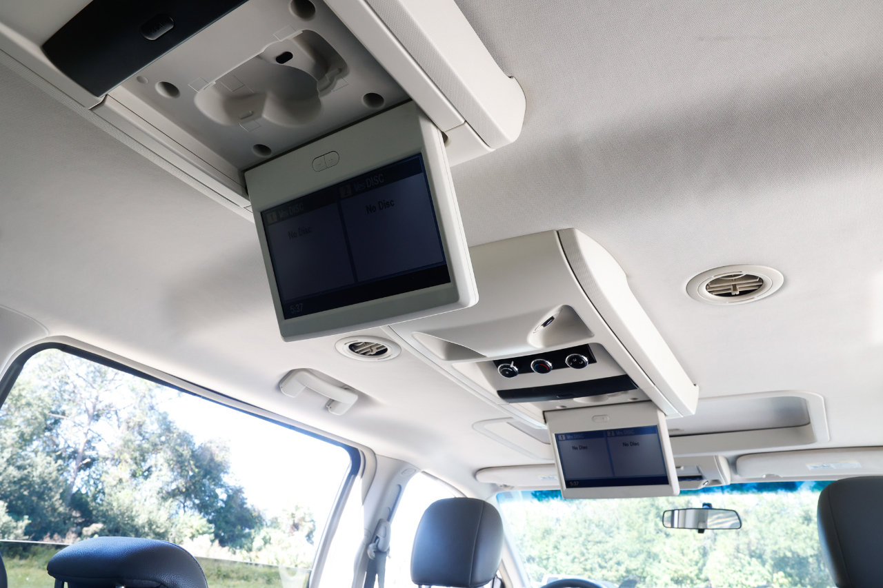 Used 2009 Chrysler Town & Country Touring image 26