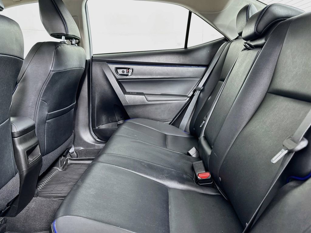 Used 2018 Toyota Corolla XSE FWD image 10