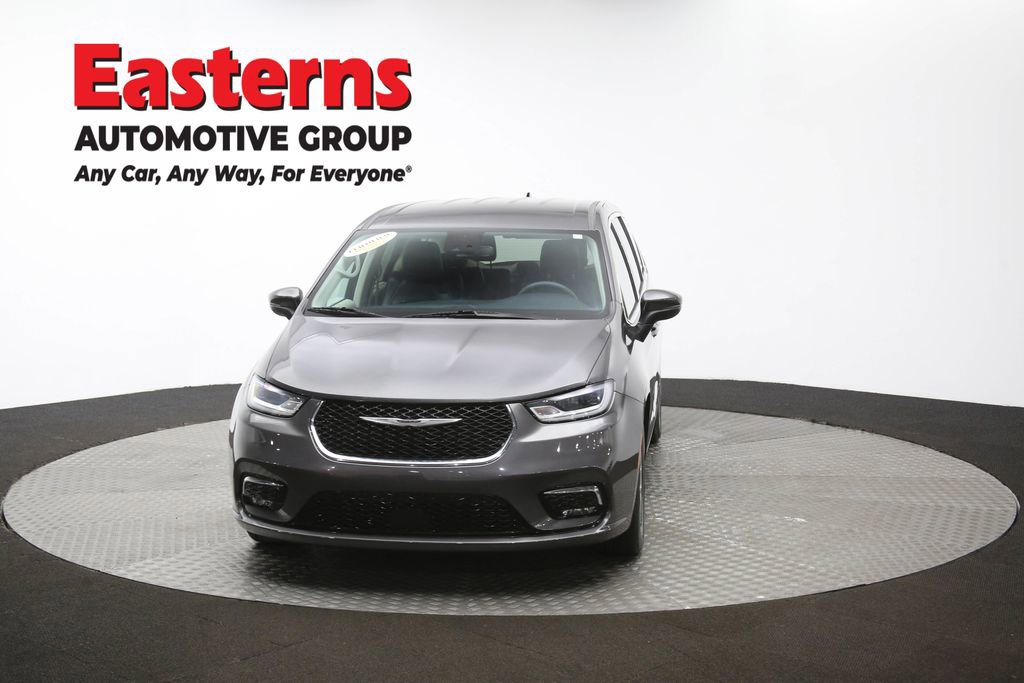 Used 2023 Chrysler Pacifica Touring-L image 54