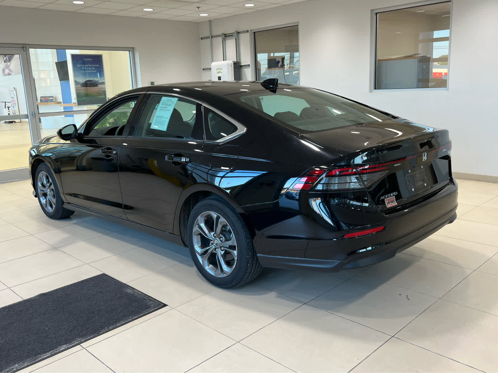 Used 2023 Honda Accord EX image 5