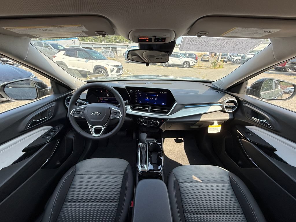 New 2026 Chevrolet Trax LT w/ Driver Confidence Package FWD image 21