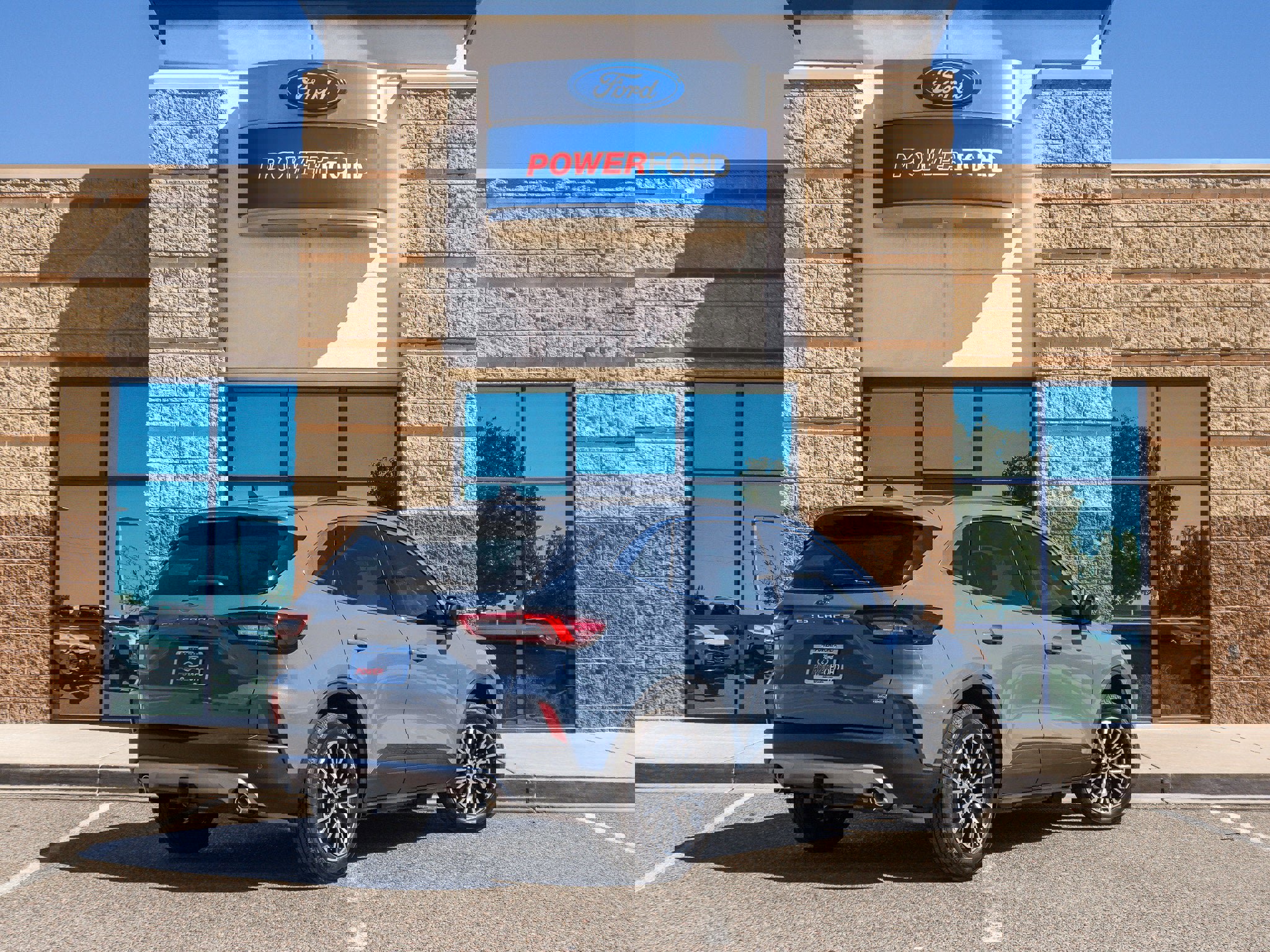 New 2025 Ford Escape SE w/ Class II Trailer Tow Package image 6