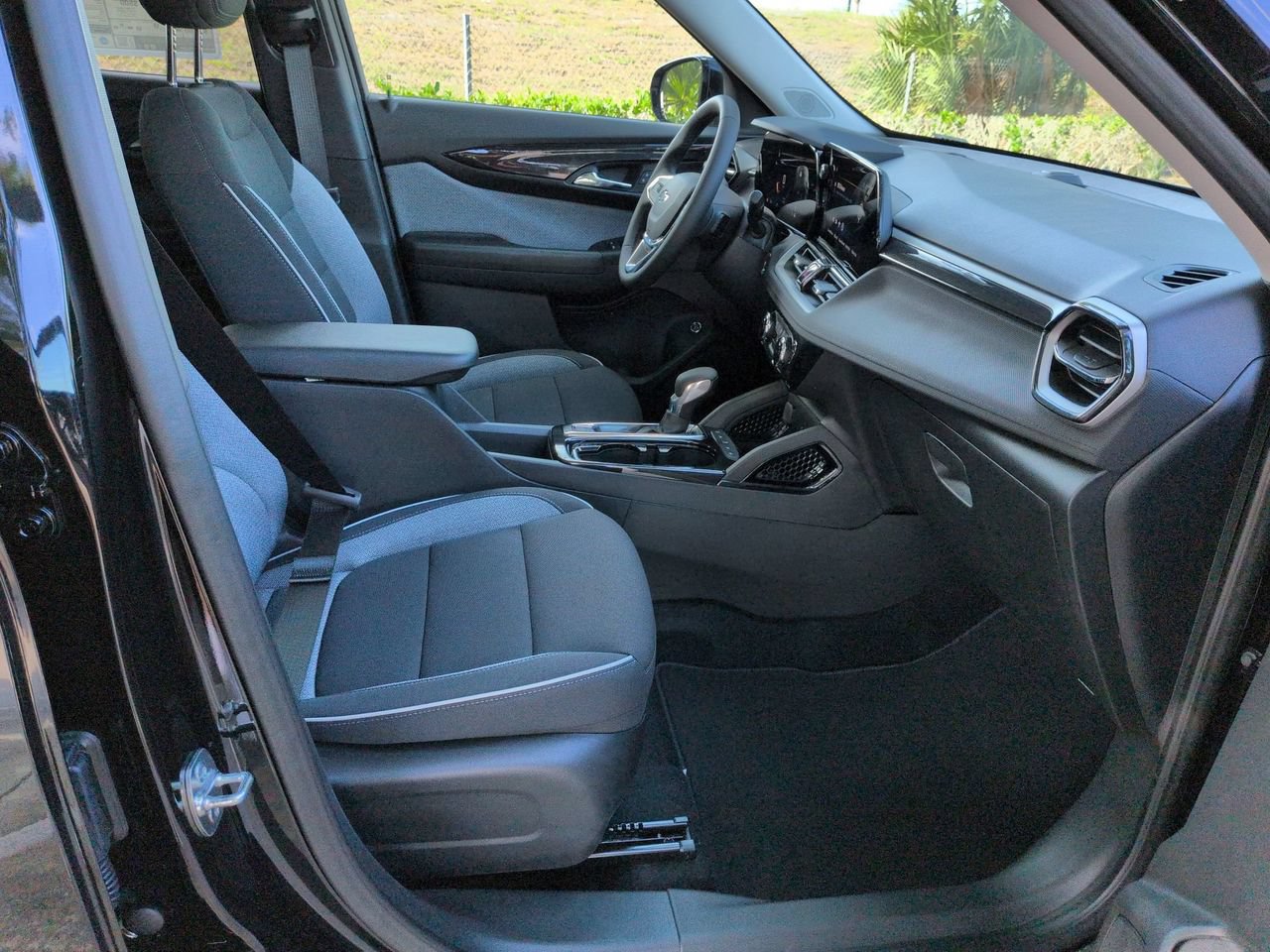 New 2026 Chevrolet TrailBlazer LT w/ Convenience Package FWD image 26