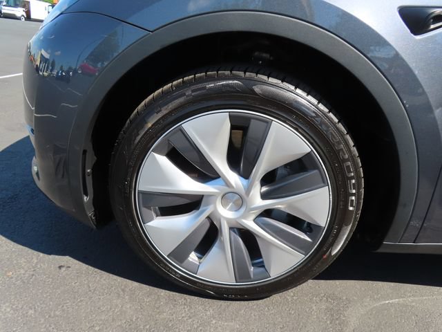 Used 2023 Tesla Model Y Long Range AWD/4WD image 8