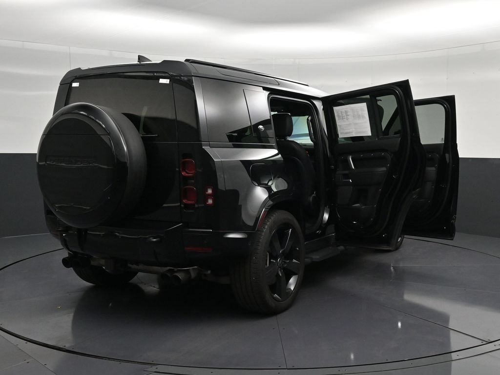 Used 2024 Land Rover Defender 110 X-Dynamic SE AWD/4WD image 27
